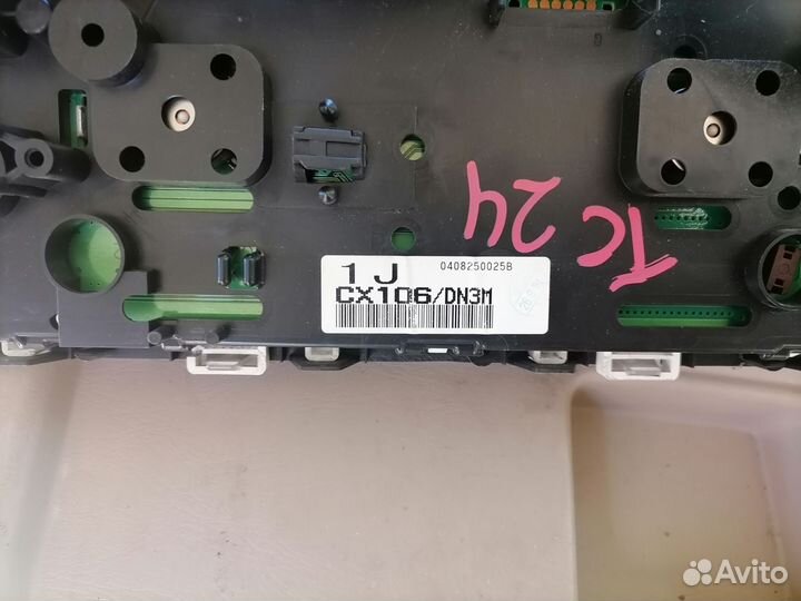 Панэль приборов Nissan Serena tc24