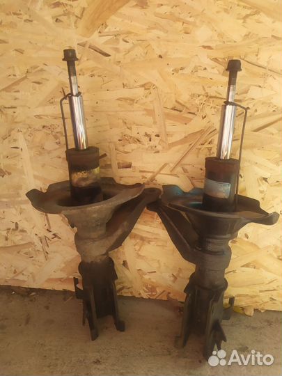 Стойки амортизатора задние honda civic eu es