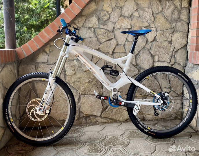 Продам велосипед Downhill двух подвес GT force