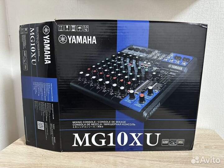 Микшерный пульт Yamaha MG10XU