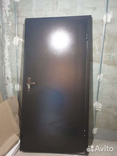 Дверь входная металлическая