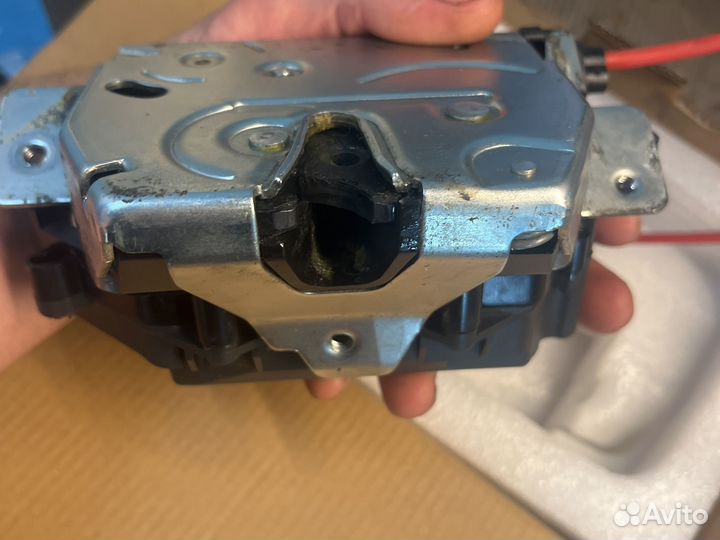 Замок багажника mercedes ml 164