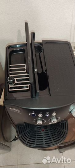 Кофе машина Delonghi Magnifica