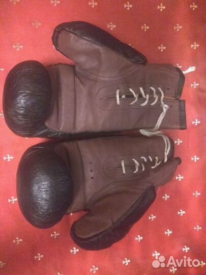 Боксерские перчатки