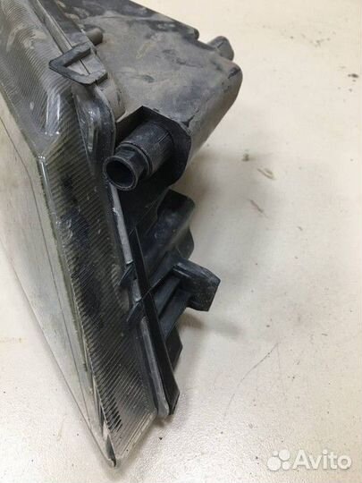 Фара противотуманная передняя левая