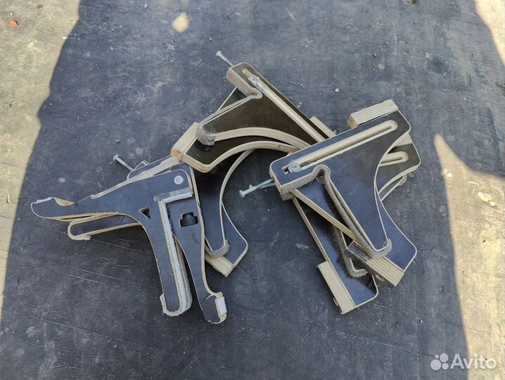 Держатель дверного полотна