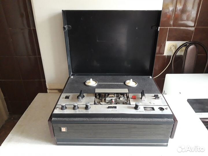 Магнитофон Маяк 202