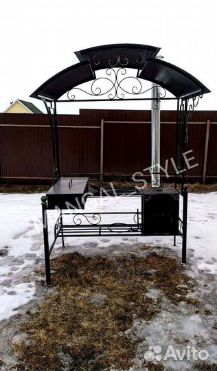 Мангал с крышей