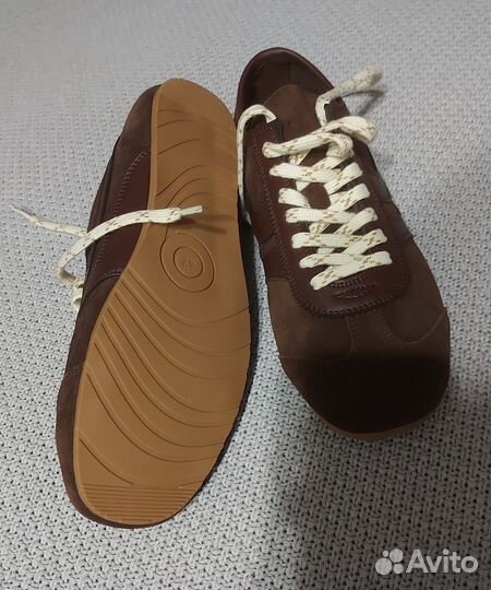 Кроссовки замшевые