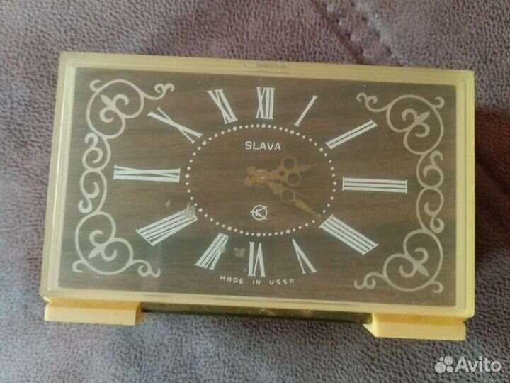 Часы настольные slava
