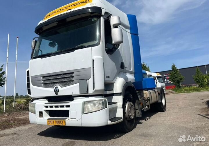 В разборке грузовик Renault, Premium II с 2007