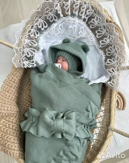 Комплект на выписку вязанный