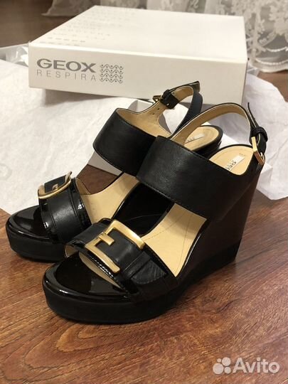 Босоножки женские