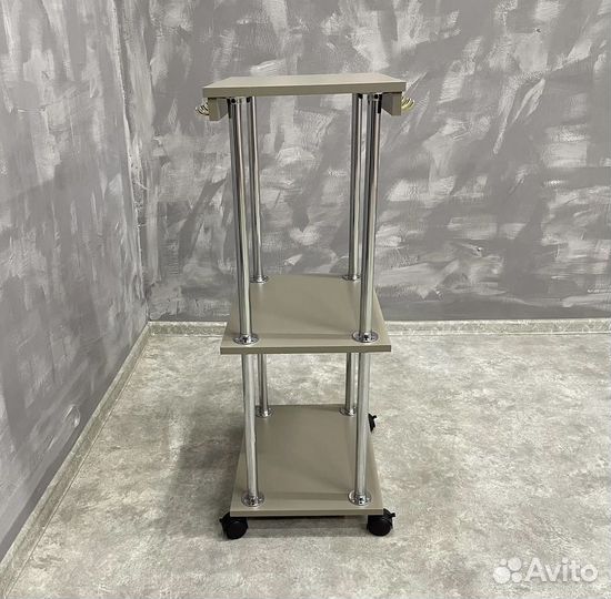 Стеллаж на колесиках