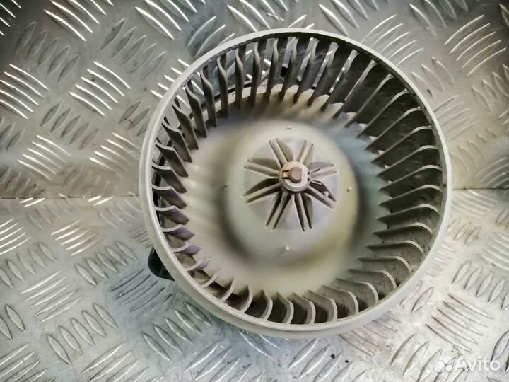 Моторчик отопителя Мицубиси Галант 8 Америка