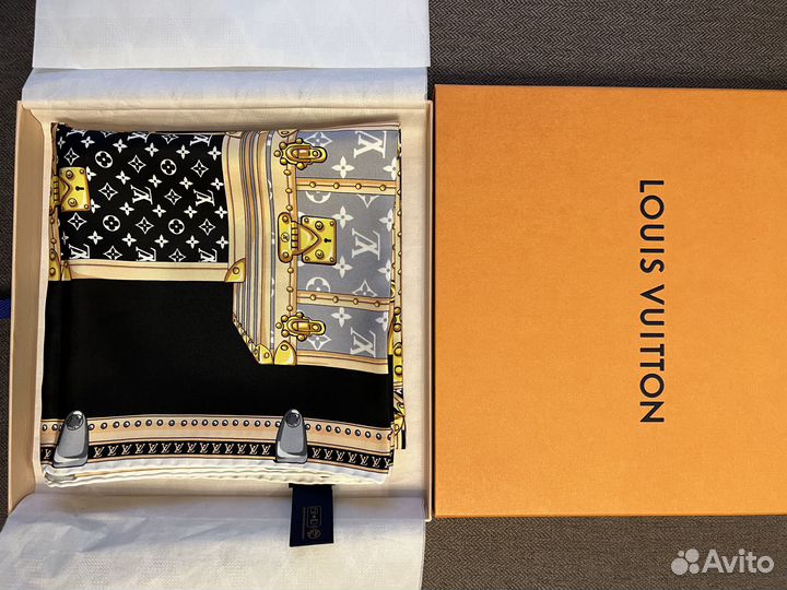 Продам оригинальный платок Louis Vuitton