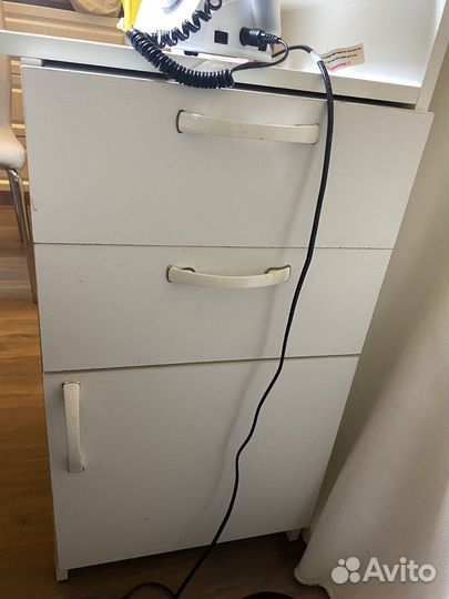 Стол для маникюра бу