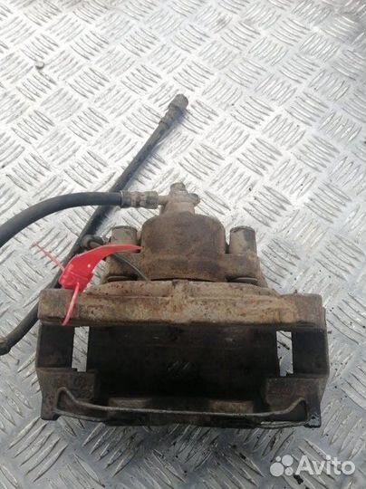 Суппорт передний левый Volkswagen Tiguan 5N1 2.0