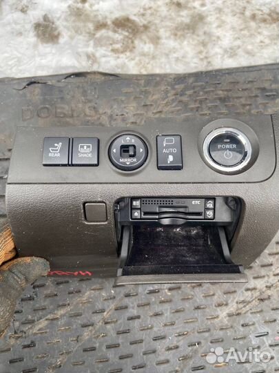 Кнопки,Салона Toyota Crown S200 GWS204