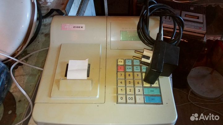 Кассовая машинка уже ретро