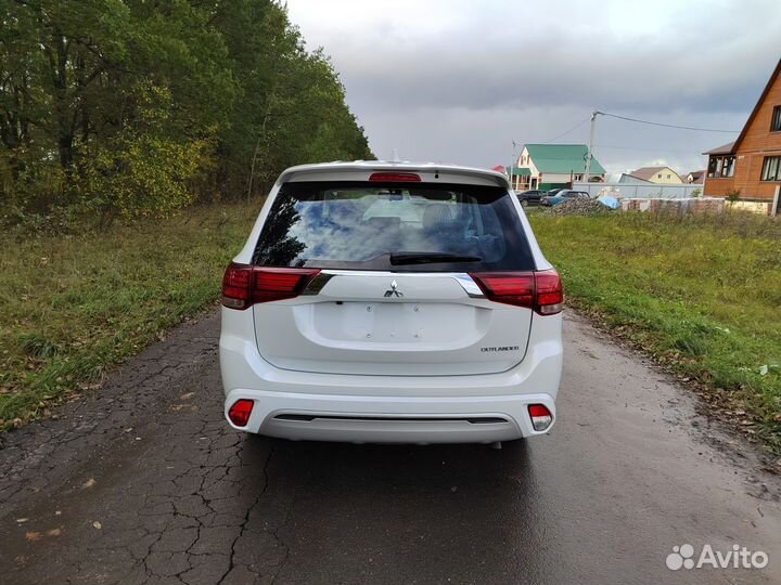 Mitsubishi Outlander 2 CVT, 2022, 2 500 км