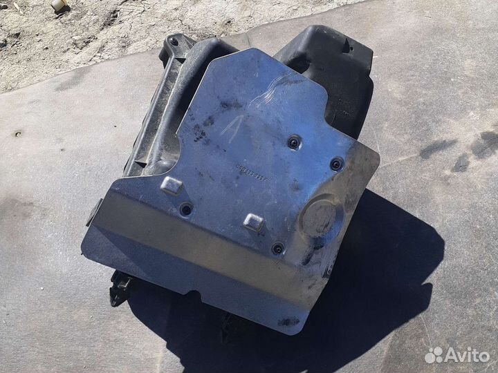 Корпус воздушного фильтра Audi A4 B7 1.9 TDI