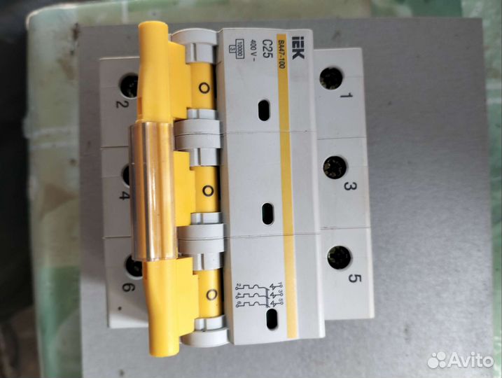 Автоматические выключатели разные