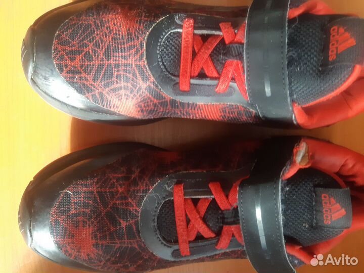 Кроссовки adidas