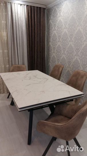 Стол из керамогранита большой