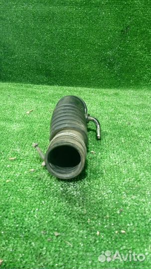 Патрубок воздушного фильтра Toyota Corolla