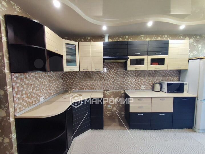 3-к. квартира, 79 м², 3/17 эт.