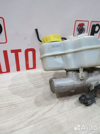 Главный тормозной цилиндр Skoda Rapid