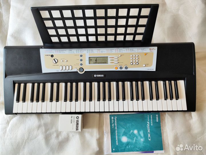 Синтезатор Yamaha PSR-R200