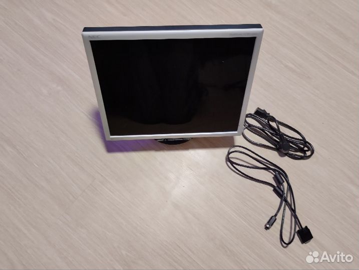 Монитор NEC 4:3