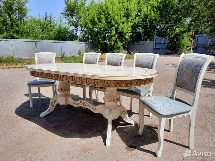 Столы и стулья