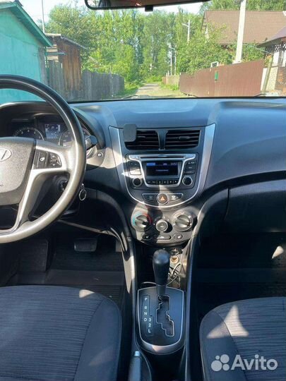 Hyundai Solaris 1.4 AT, 2015, 173 000 км