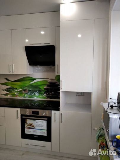 Кухни шкафы столы кровати комоды прихожие