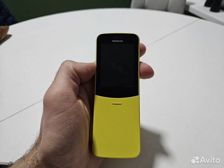 Nokia 8110 4G, 4 ГБ