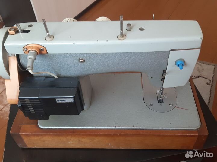 Швейная машина Подольск 142