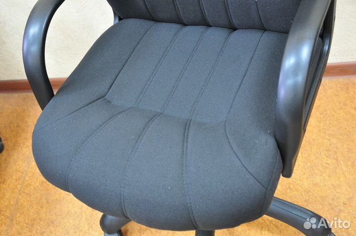 Офисное кресло 