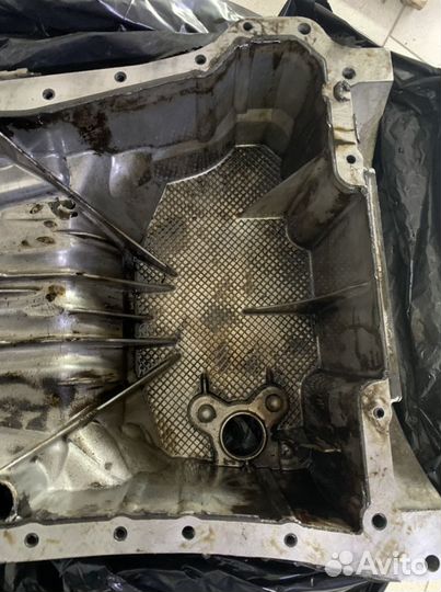 Масляный поддон двигателя M271.860