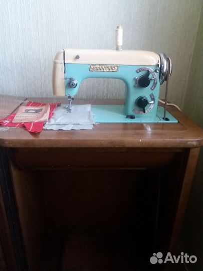 Швейная машина Паннония 156