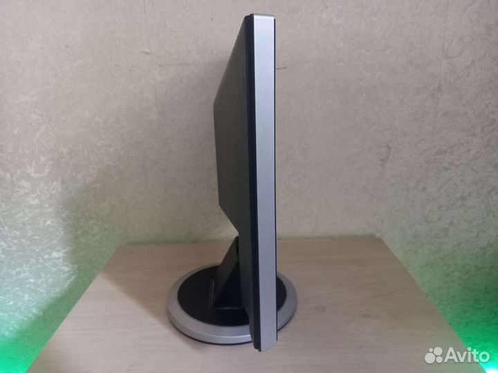 Монитор samsung SyncMaster 730BF