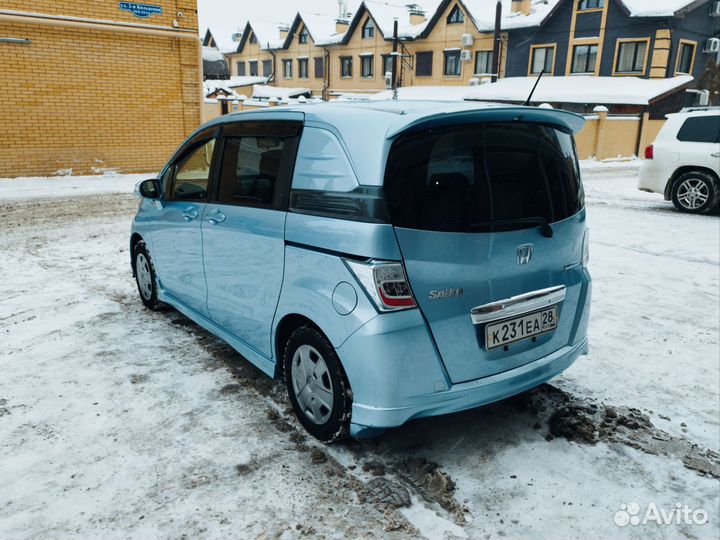 Honda freed spike avto