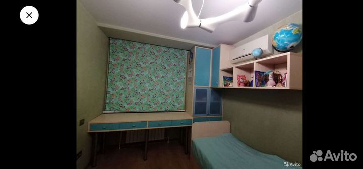 Рабочий стол и шкаф