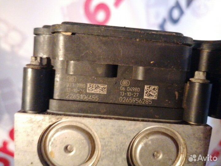 Блок abs Renault Sandero 1.5 K9K 626 2013