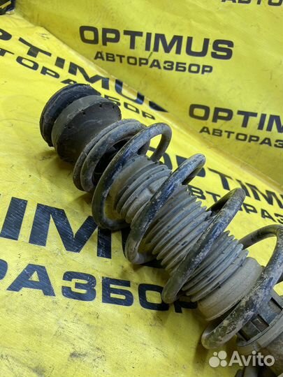 Стойка передняя правая Volkswagen Polo 3