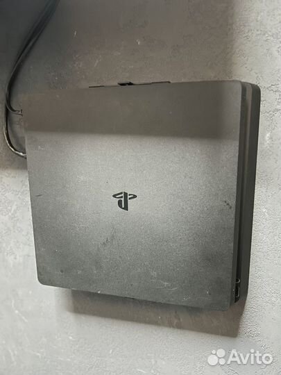 Игровая приставка ps4 slim
