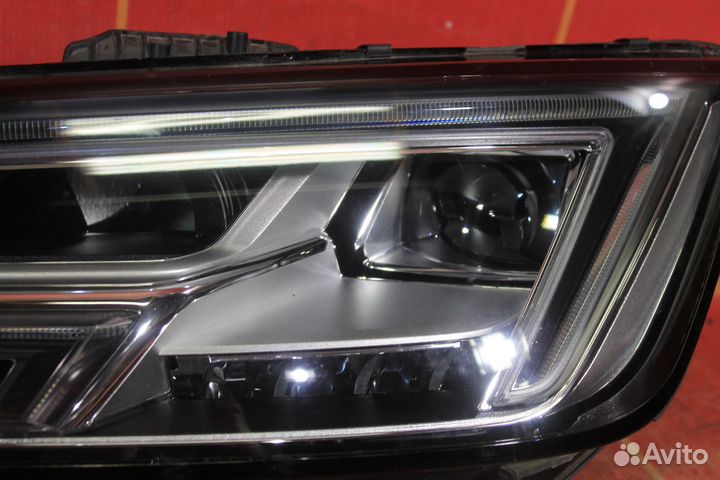 Фара левая Audi A4/RS4