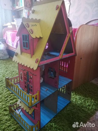 Большой кукольный домик